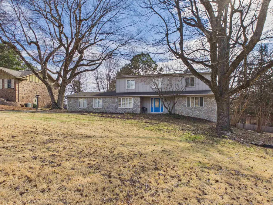 1006 W Sherman Avenue, Harrison, AR 72601 - #3