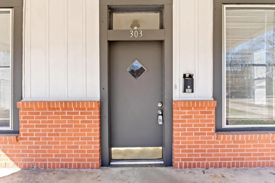 303 Ash Street, Conway, AR 72034 - #2