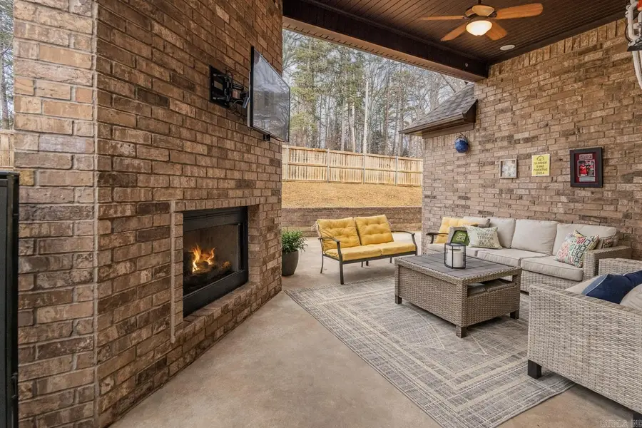 542 Scarlet Oaks Drive, Benton, AR 72019 - #3