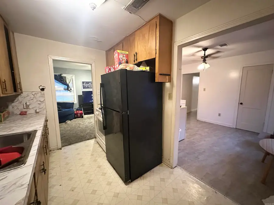 16 Shirley St., Pine Bluff, AR 71602 - #3