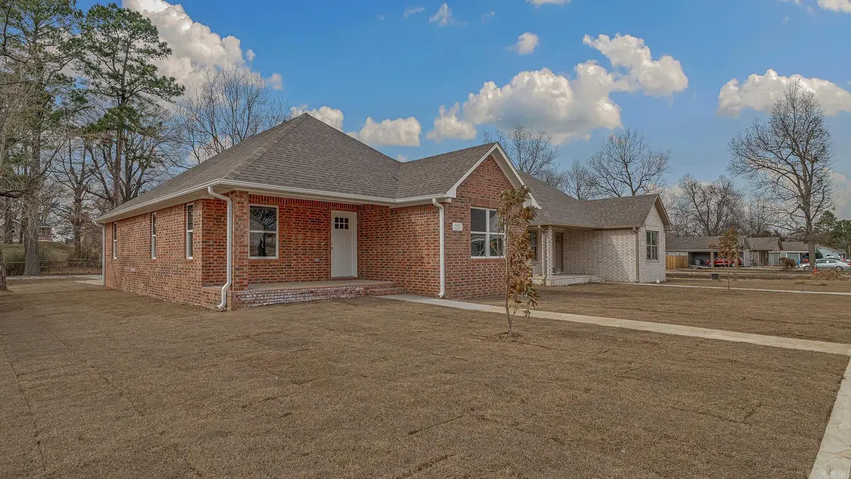 620 N 4th Street, Paragould, AR 72450 - #1