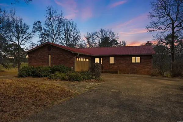 110 Fairway Ct, Hot Springs, AR 71913