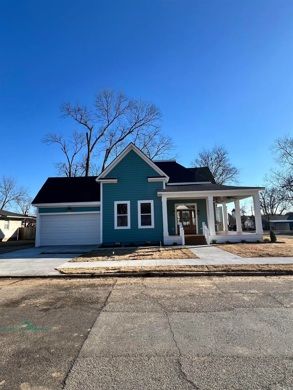 307 E Center Avenue, Searcy, AR 72143 - #1