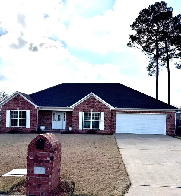 990 Jamestown Circle, Jacksonville, AR 72076