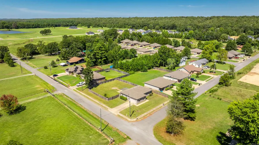 26 Saye St, Vilonia, AR 72173 - #3