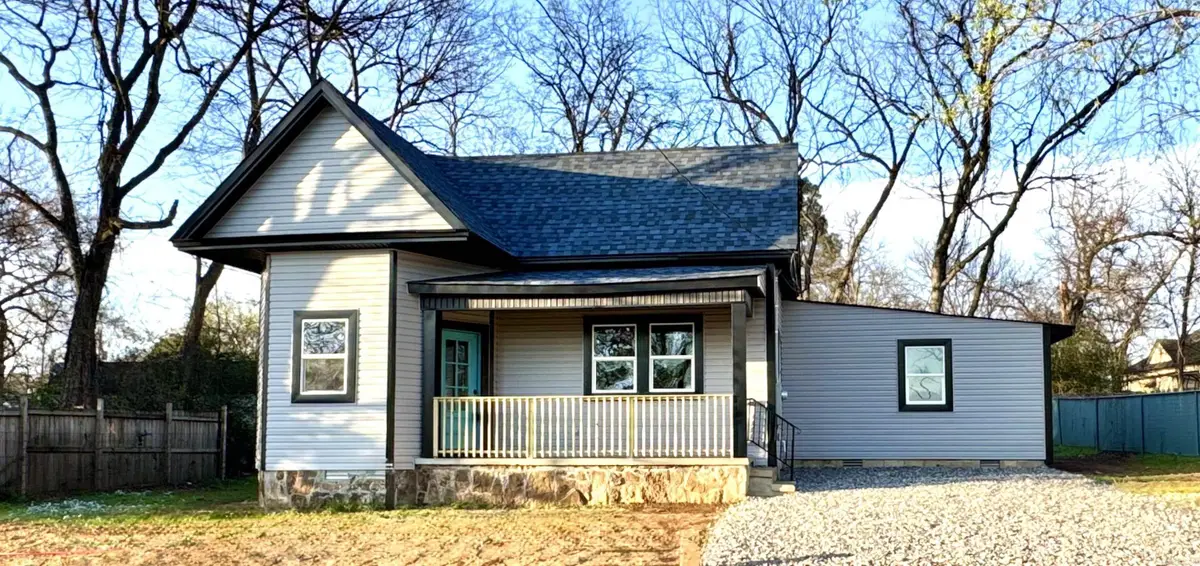 302 W Commerce St, Morrilton, AR 72110 - #1