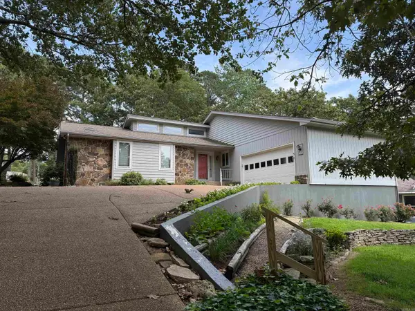 319 Snead Dr., Fairfield Bay, AR 72088