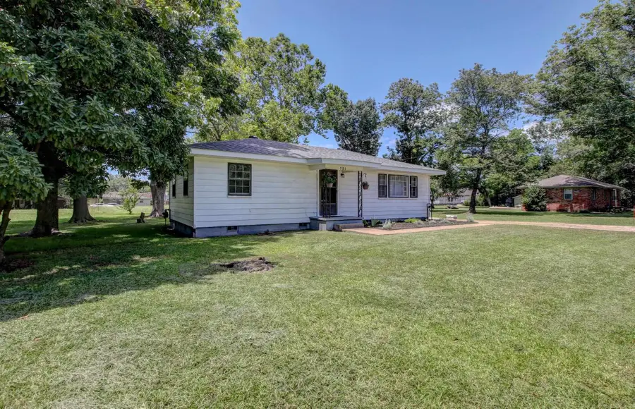 721 Fairview St, Conway, AR 72034 - #3