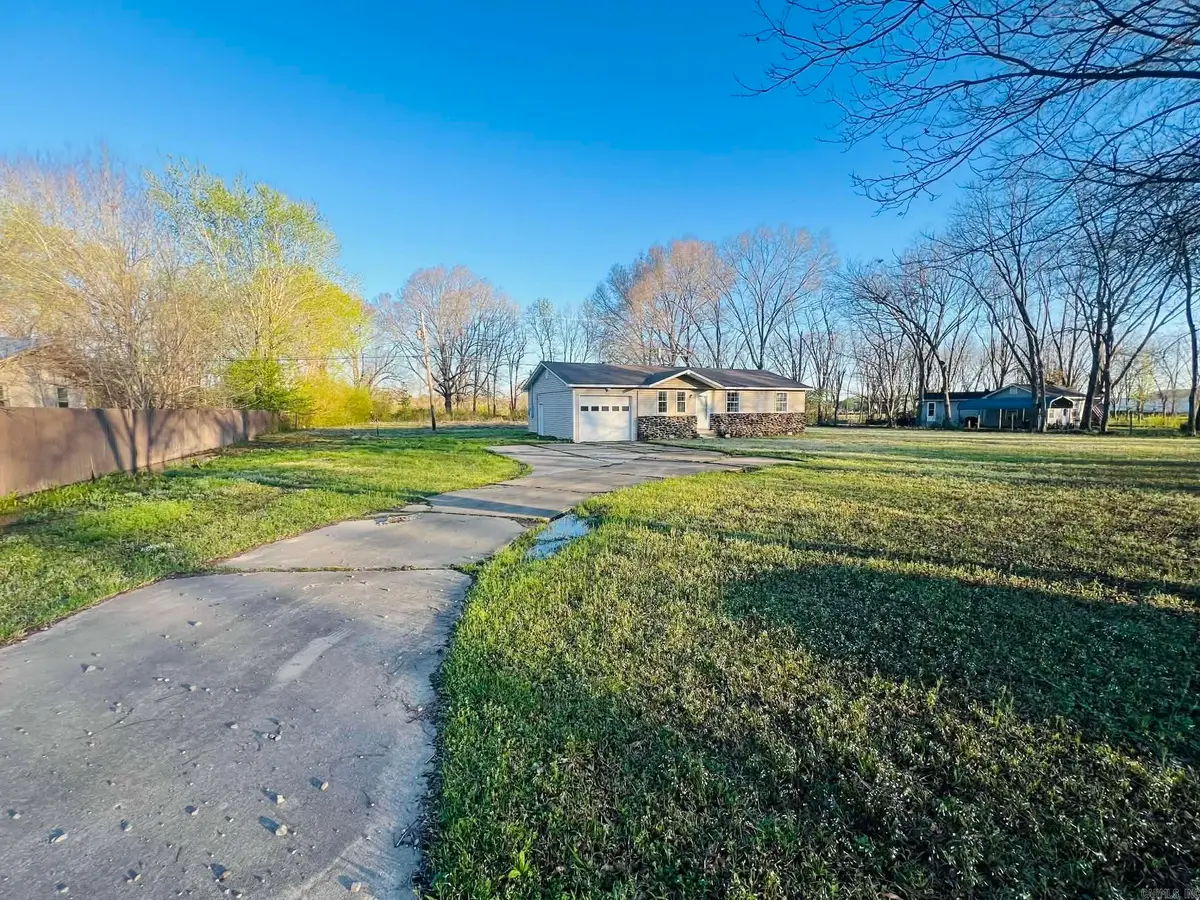 723 E Center Street, Beebe, AR 72012 - #1