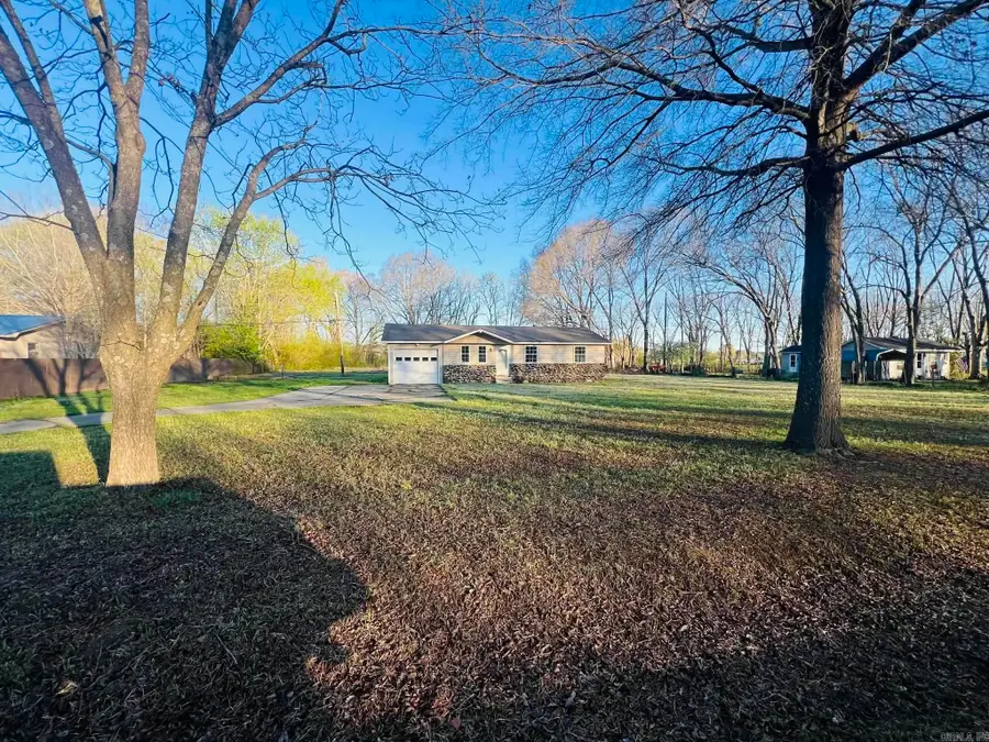 723 E Center Street, Beebe, AR 72012 - #2