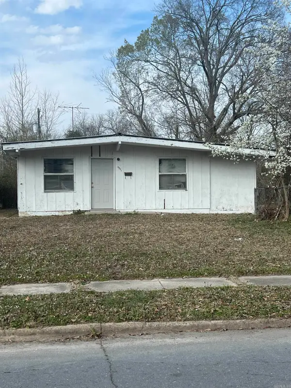 3307 S Iris Street, Pine Bluff, AR 71603