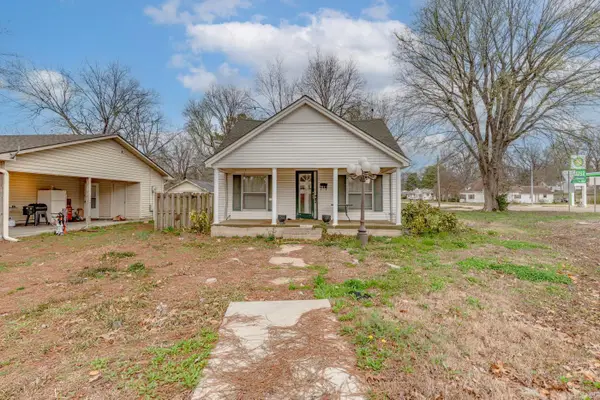 611 W Jackson Street, Piggott, AR 72454