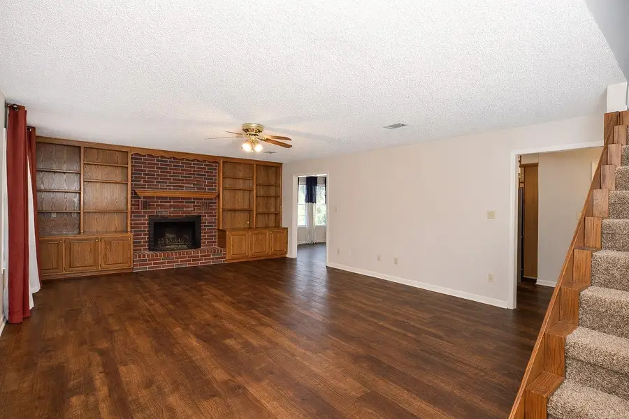 300 Regal Oaks, White Hall, AR 71602 - #3