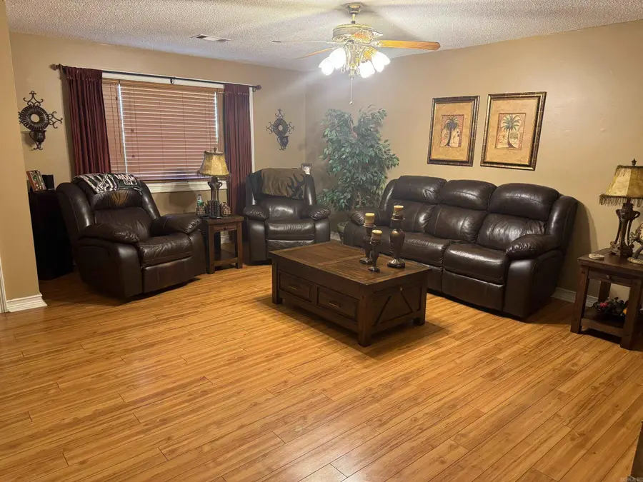 3307 S Debra Lane, Blytheville, AR 72315 - #3