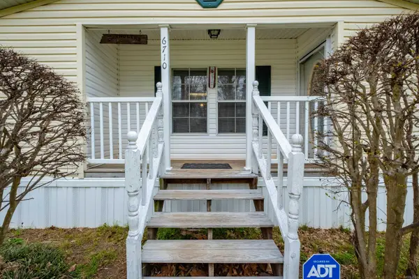 6700 Forrest Oak Drive, Pine Bluff, AR 71603