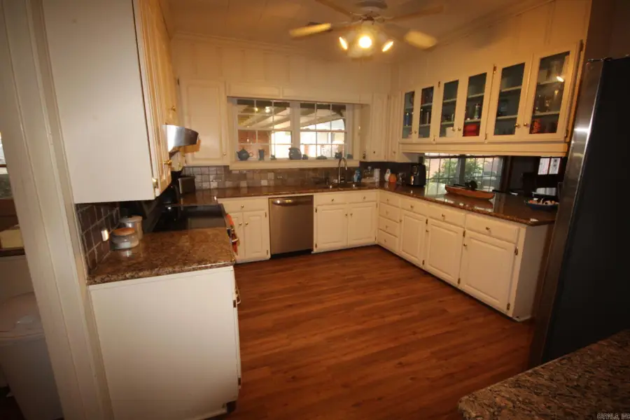 524 W Sypert Street, Nashville, AR 71852 - #3