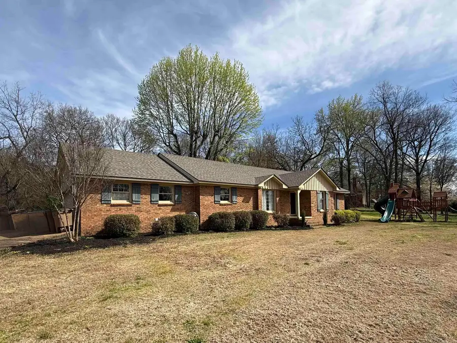 4 Carroll Cv, Forrest City, AR 72335 - #2