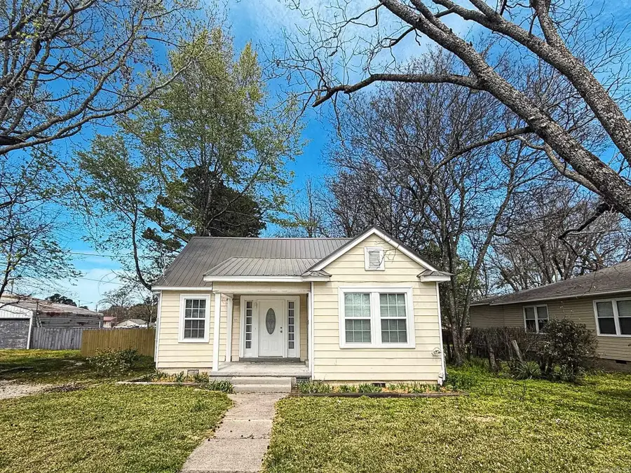 406 E Mill Street, Malvern, AR 72104 - #2