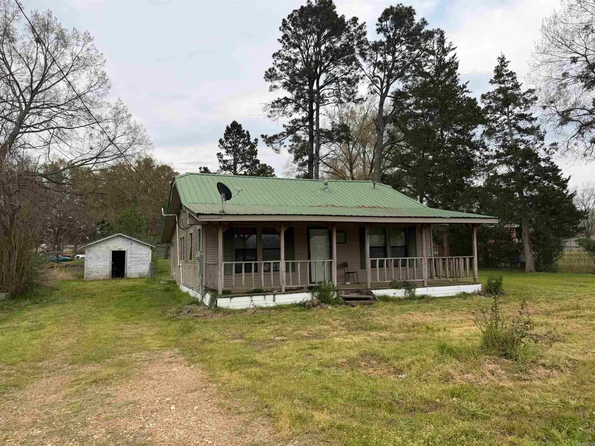 206 E First St, Emmet, AR 71835 - #1