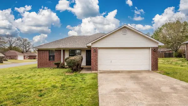 1720 Ozark, Conway, AR 72034