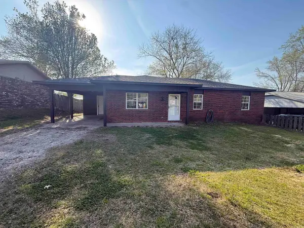 214 S 30th St, Ozark, AR 72949