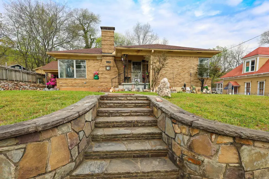 1008 W Grand Avenue, Hot Springs, AR 71913 - #2