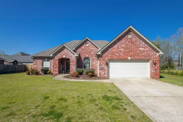 3273 Clover Hill Lane, Benton, AR 72015