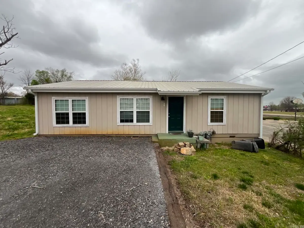 808 Dallas Ave, Mena, AR 71953 - #1