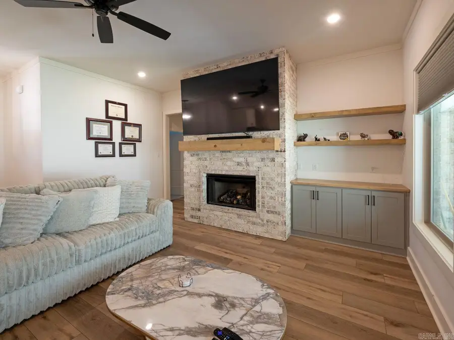 7921 S Shoreline Boulevard, Benton, AR 72019 - #3