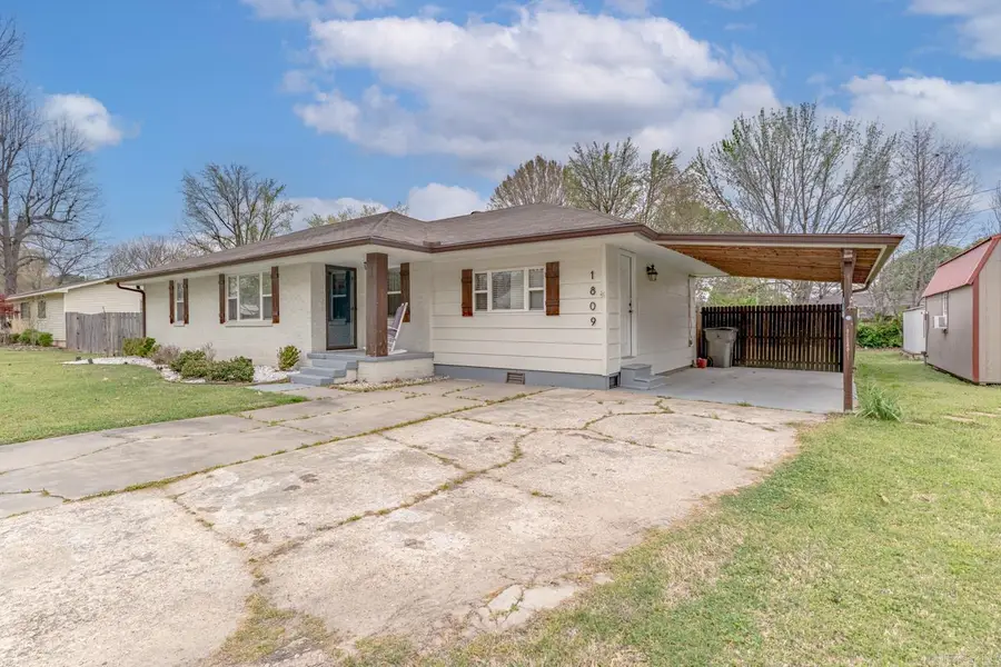 1809 Woodland Dr, Paragould, AR 72450 - #2