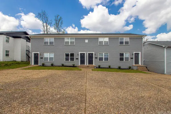 1820 Sanford Dr, Little Rock, AR 72227