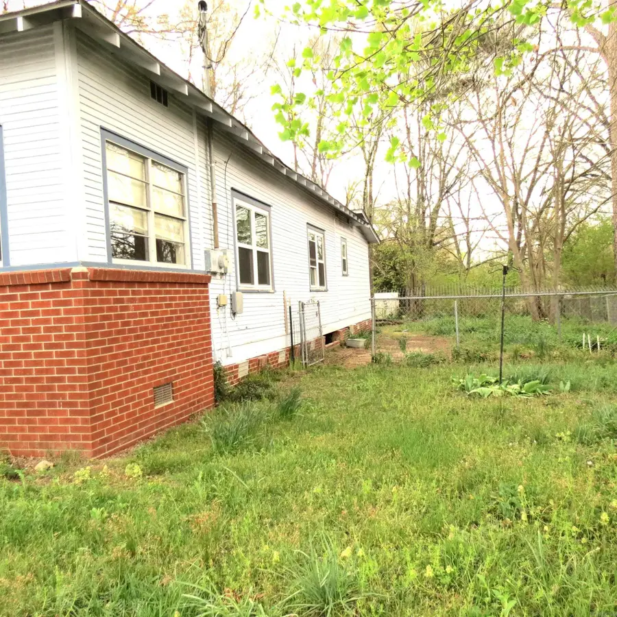 307 E Holly Street, Sheridan, AR 72150 - #3