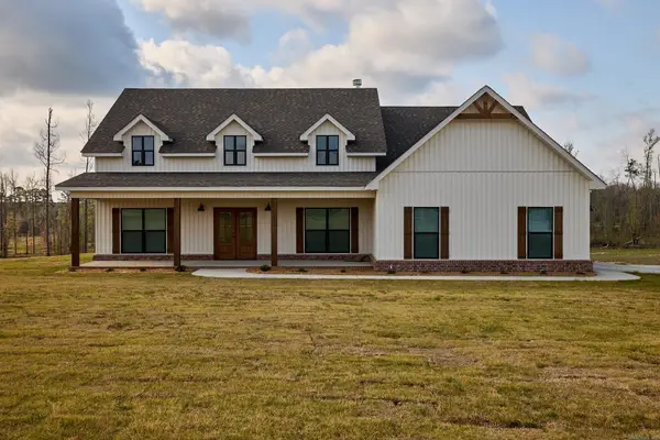 10557 W Miller Sardis Road, Bauxite, AR 72011