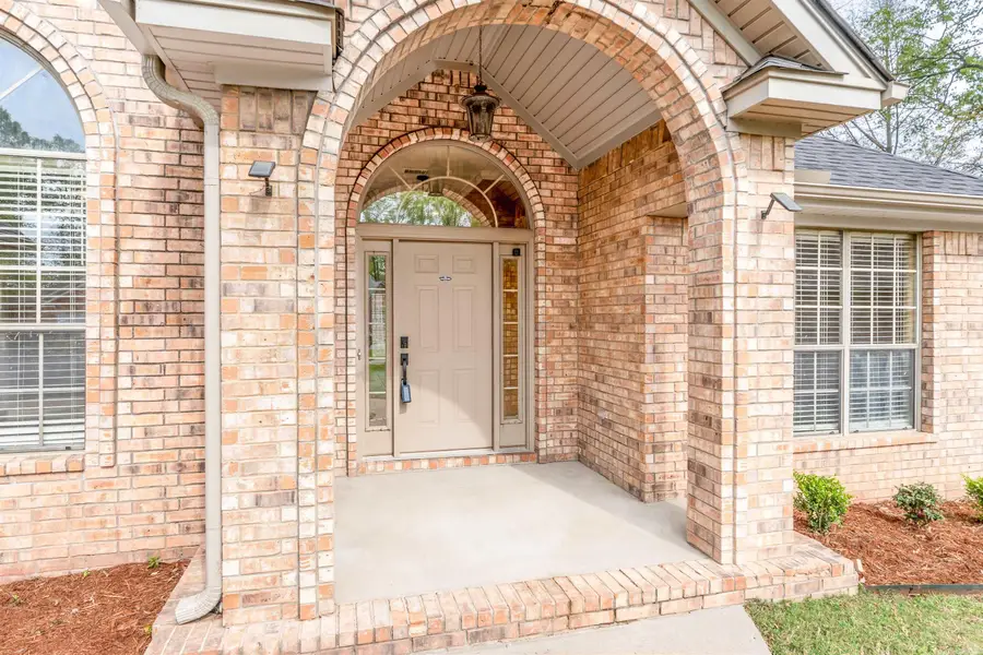 136 Nemours Ct, Maumelle, AR 72113 - #2