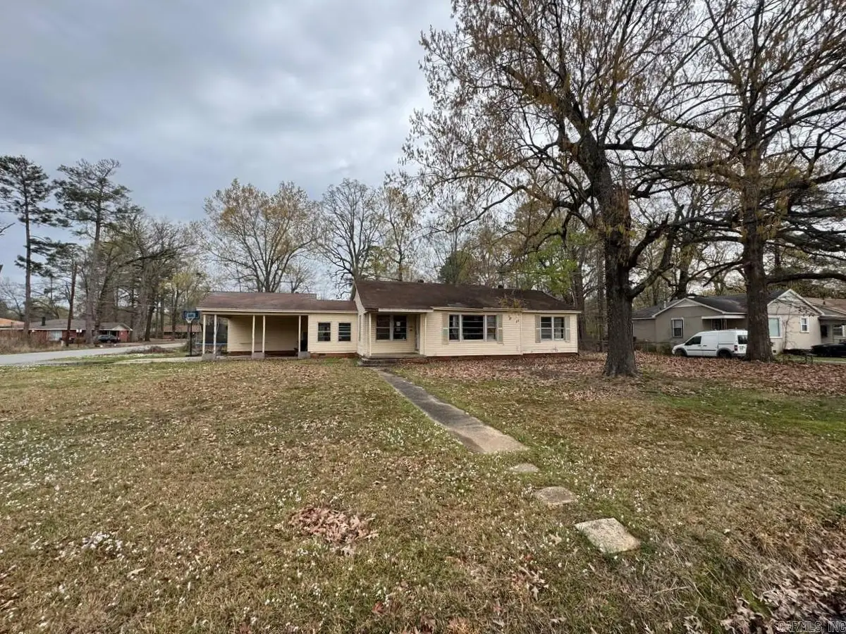 1507 W 33rd Avenue, Pine Bluff, AR 71603 - #1