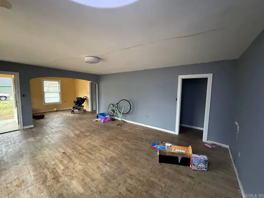 1507 W 33rd Avenue, Pine Bluff, AR 71603 - #3