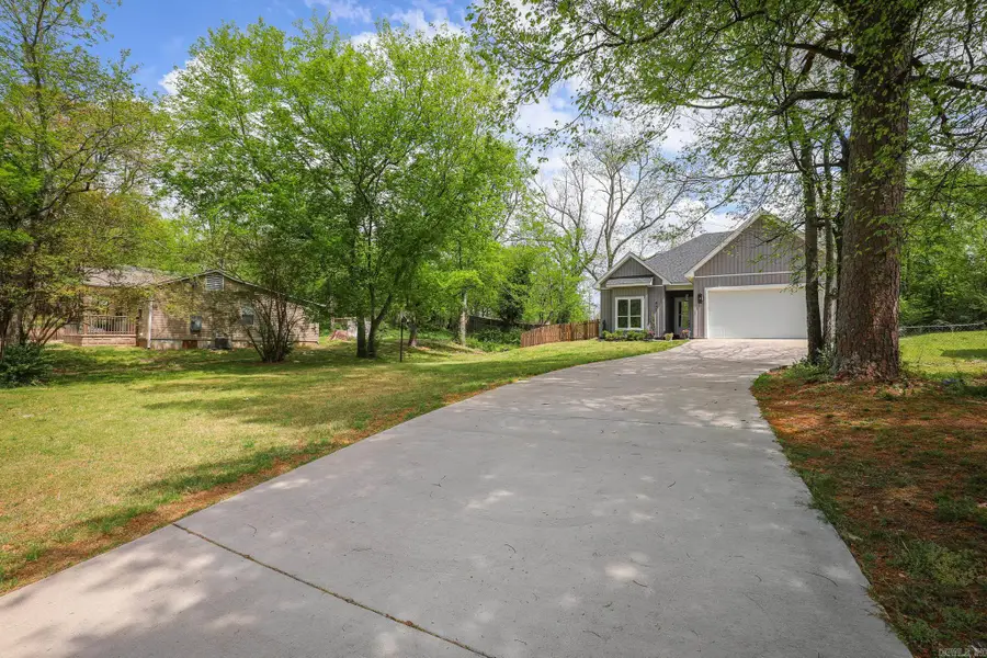 801 N Main St., Benton, AR 72015 - #2