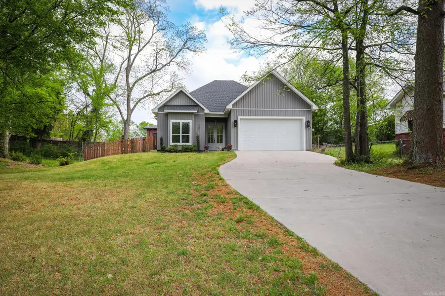 801 N Main St., Benton, AR 72015 - #3