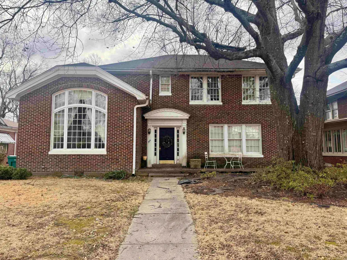 206 Park Pl, Pine Bluff, AR 71601 - #1