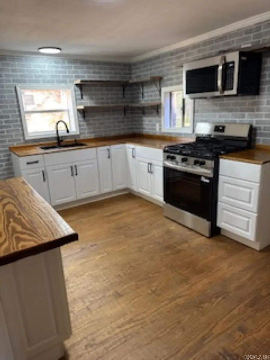 145 Carter St, Camden, AR 71701 - #2