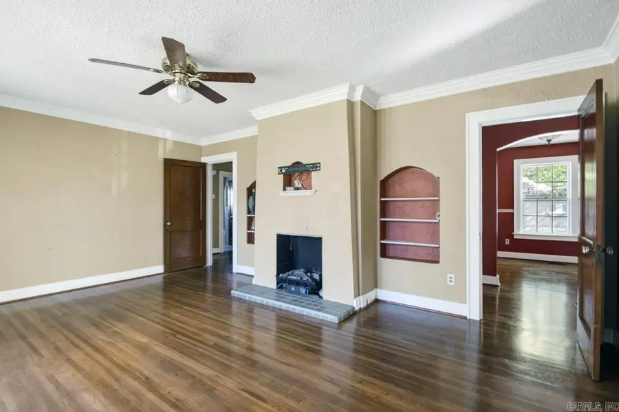 409 W H Avenue, North Little Rock, AR 72116 - #3