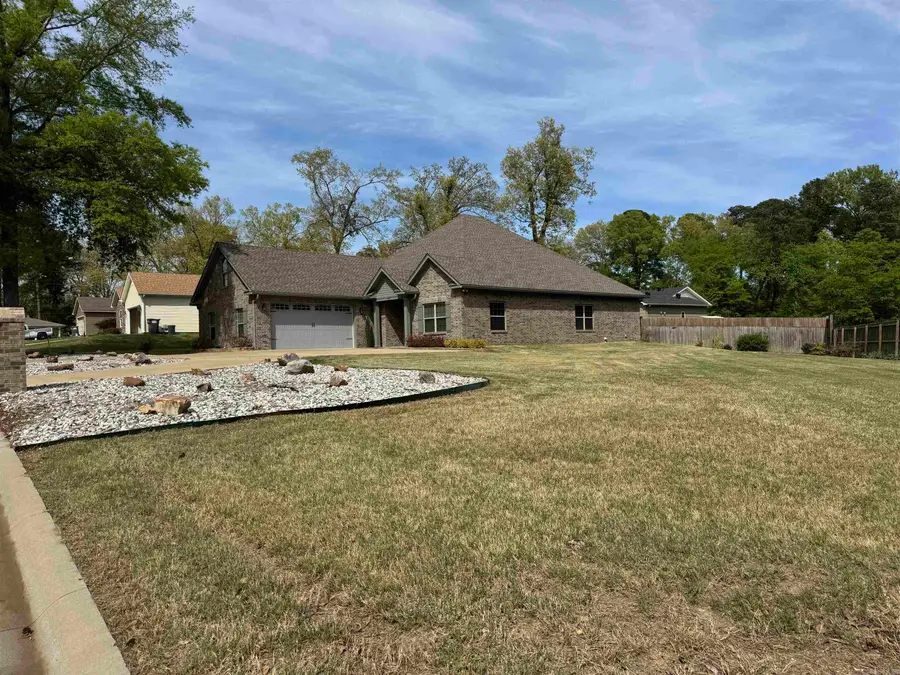 617 Edgemoor Terrace, Benton, AR 72015 - #2