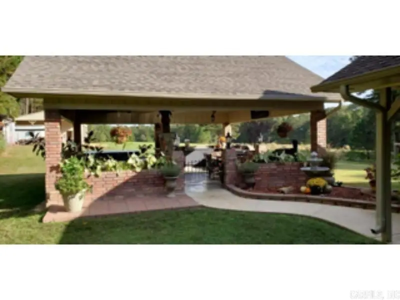 2420 Maul Rd., Camden, AR 71701 - #2