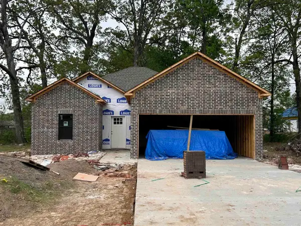 215 Kayla Lane, Lonoke, AR 72086