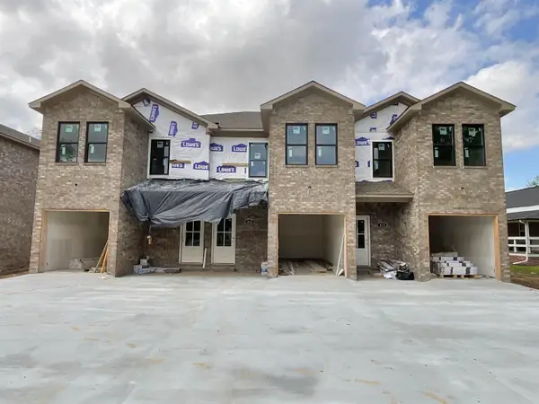 410, 412, 414 England Street, Lonoke, AR 72086