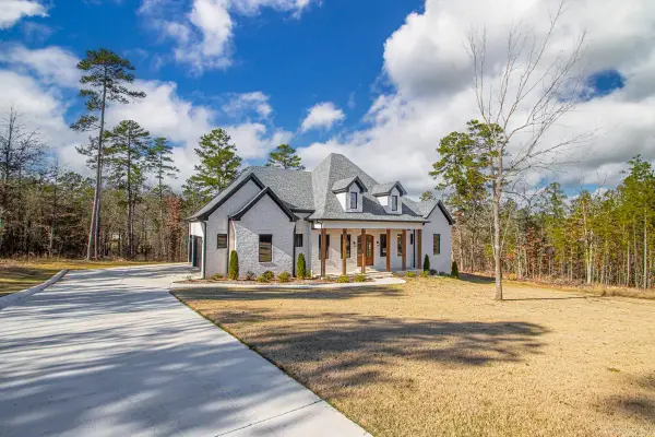 17105 Valley View Loop, Roland, AR 72135