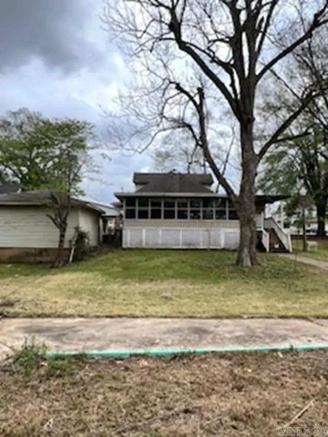 214 S Ninth Street, De Queen, AR 71832 - #3