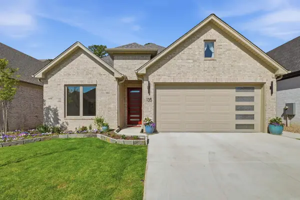 135 Woodlands Park Drive, Little Rock, AR 72211