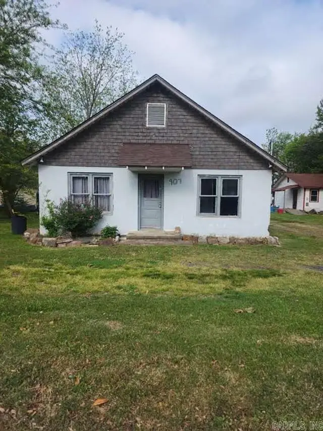 907 S Reine, Mena, AR 71953 - #2