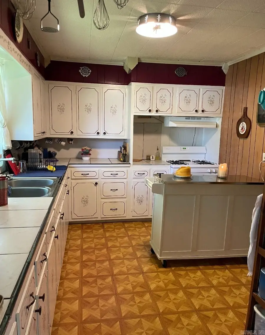 208 W 4th St, Rector, AR 72461 - #2